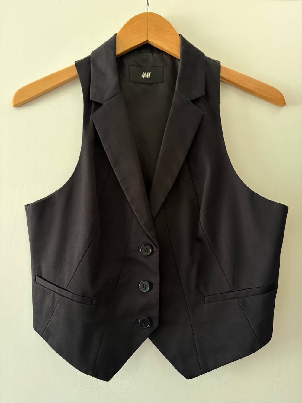 H&M Cropped Black Vest